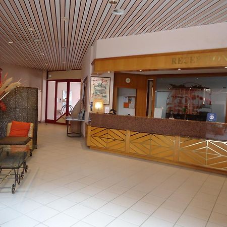 Hotel Le Cedre Bex Exterior foto
