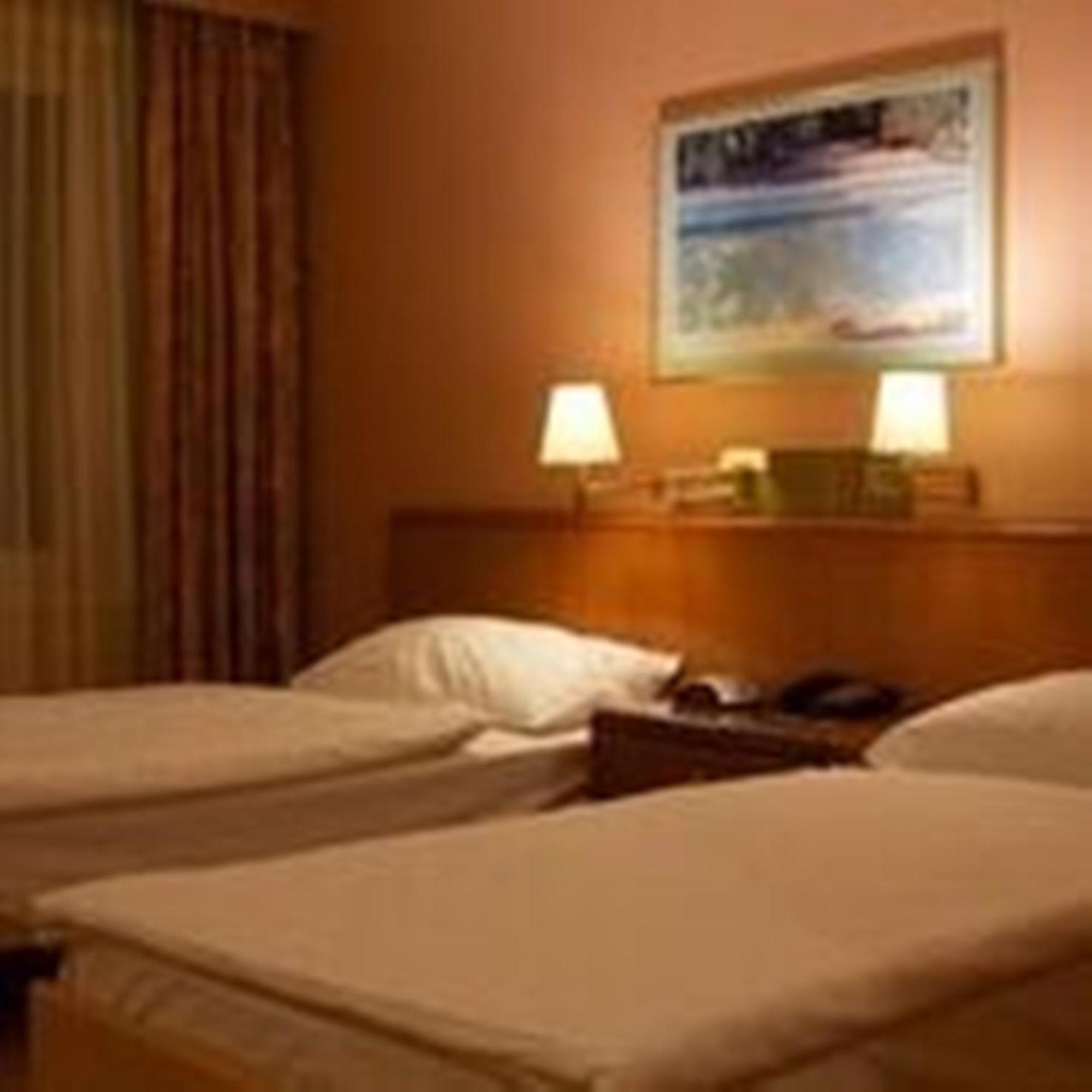 Hotel Le Cedre Bex Quarto foto