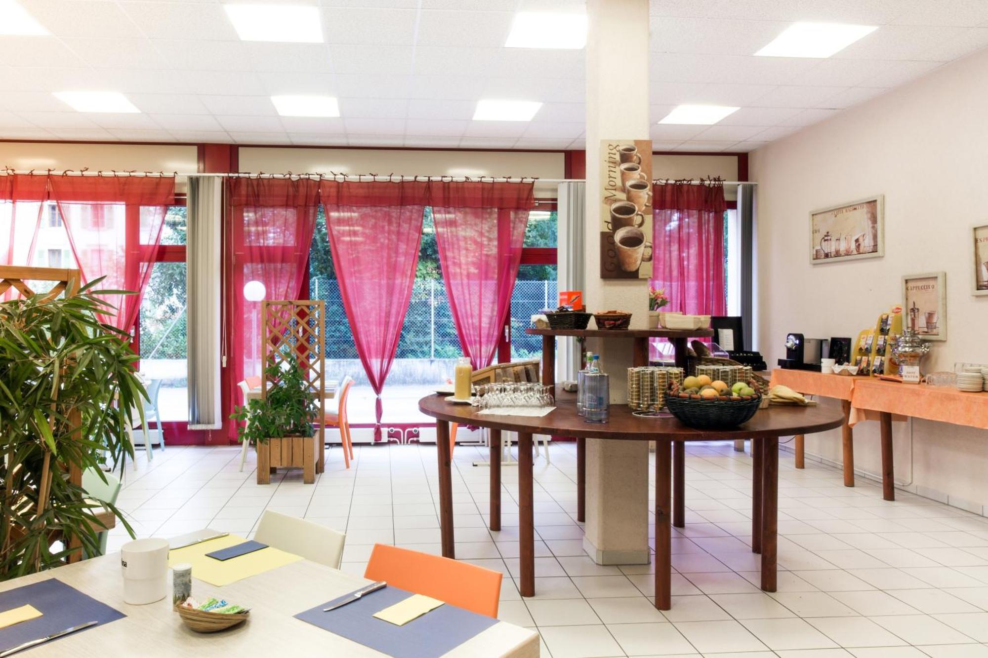 Hotel Le Cedre Bex Exterior foto
