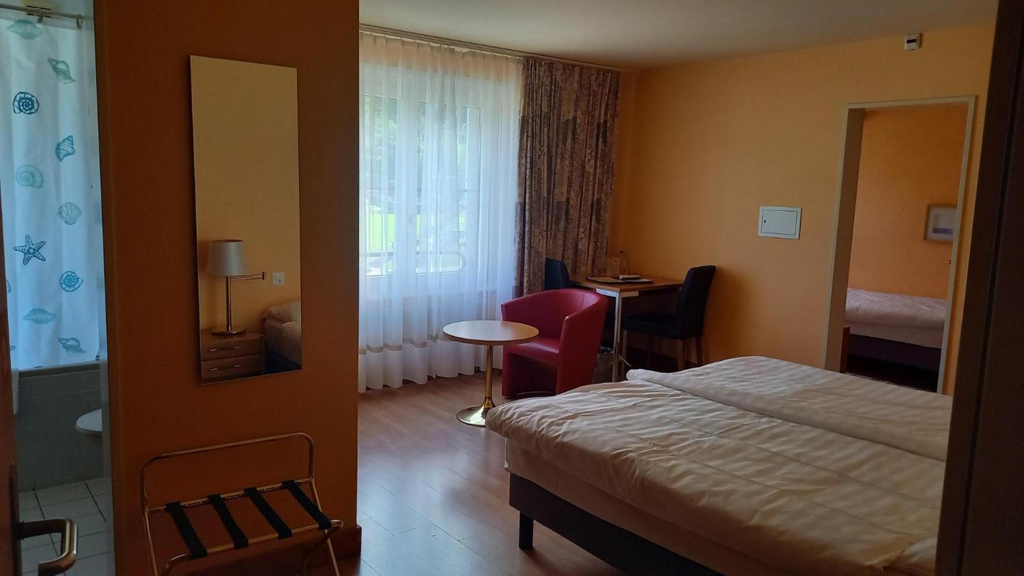 Hotel Le Cedre Bex Quarto foto